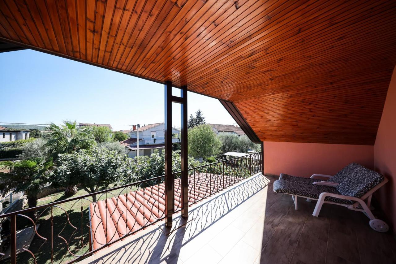 Apartment Ruza Sukošan Exterior foto